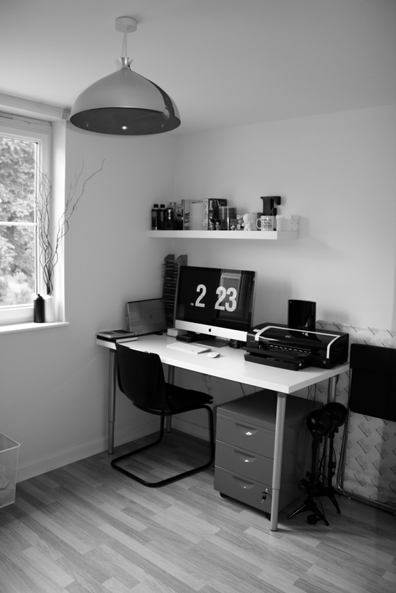 Desk / Studio / Workspace / Workstation