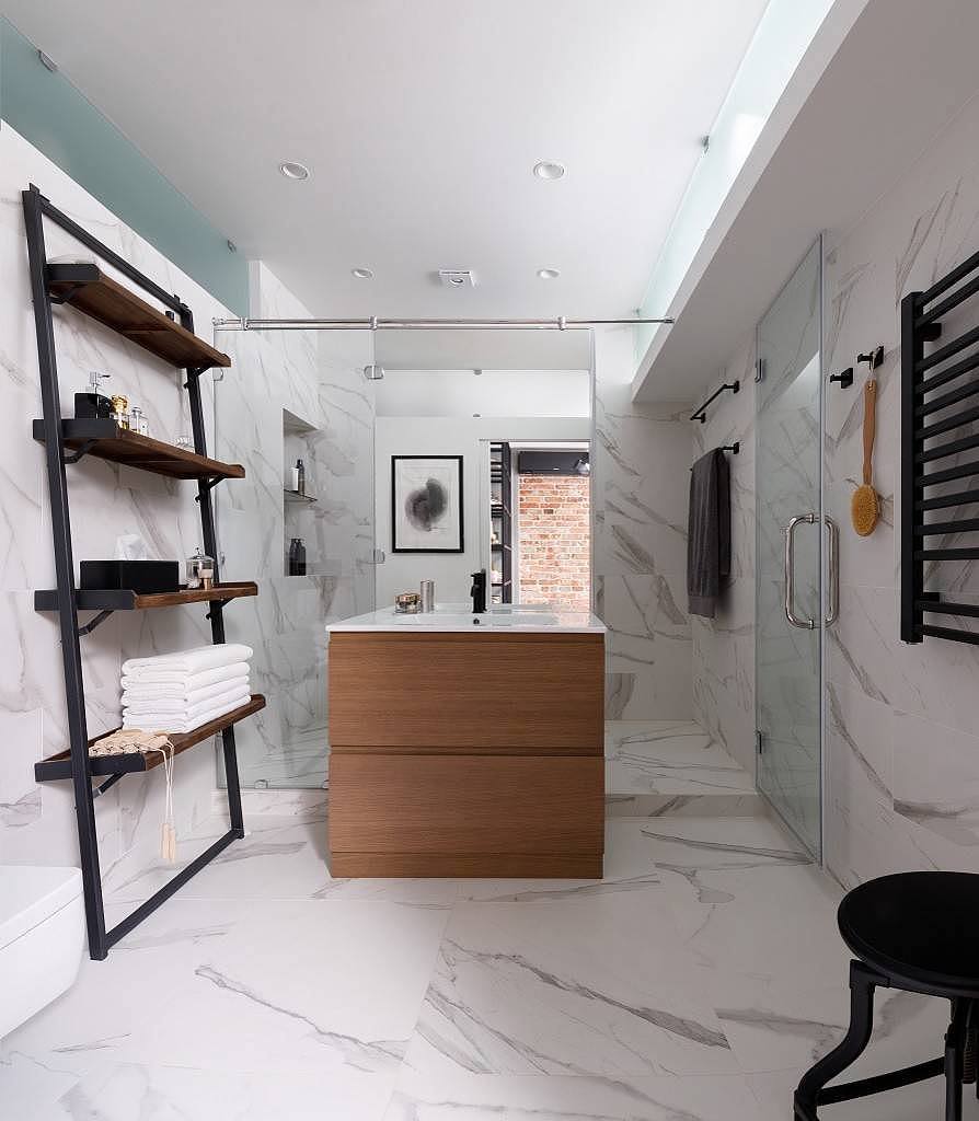 Ladder shelf storage in unique layout bathroom