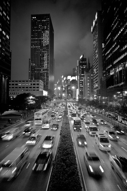 27 Powerful Street and City Scenes in Black and White