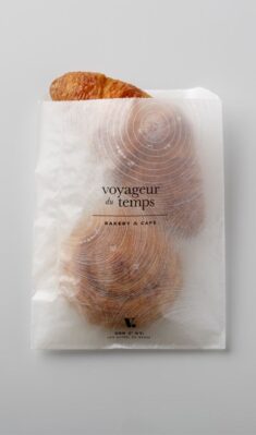 Voyageur Du Temps Branding by Character | Inspiration Grid