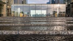 Foster + Partners surrounds Abu Dhabi Apple Store with stepped waterfall