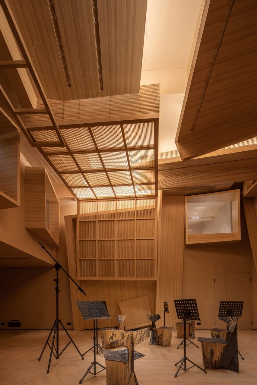 “Chaotic” Meilan Music Studio interior references spontaneity of composing