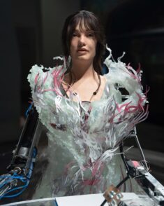 Auroboros’ Biomimicry “living” dress crystalises and changes shape in real time