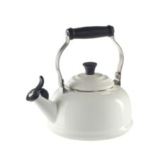 Le Creuset Classic Whistling Kettle by Le Creuset