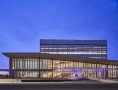 Buddy Holly Hall of Performing Arts and Sciences / Diamond Schmitt Architects