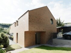 Brick All Over House / Work Space Architekten + Pf architekten