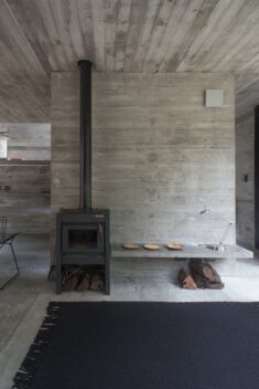 A Concrete Vacation House Keeps Life Simple in Coastal Argentina
