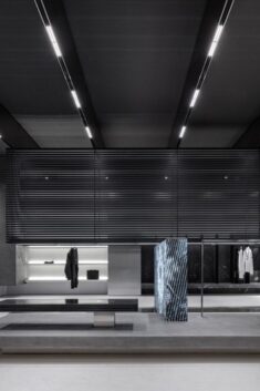 WGNB completes colourless interior for golf supply store PXG