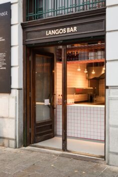 Langoš Bar  / Grau Architects