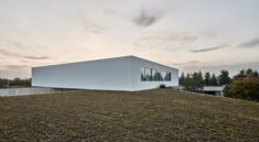 From the Garden House / KWK Promes