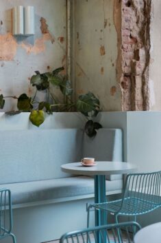 Zerno Coffee Shop  / Studio11