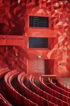 Theater Zuidplein’s multi-faceted auditorium promises perfect sound in every seat