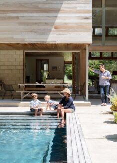 New York Architect John Berg Invites Us Into His Indoor/Outdoor Hamptons Home