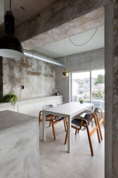 Eight concrete kitchens with raw and tactile surfaces