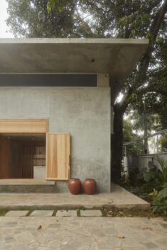 Taliesyn draws on vernacular architecture for earth-toned Cabin House