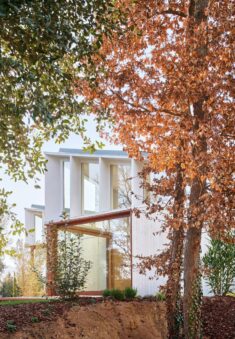 Arquitecturia designs Catalan house as cluster of pavilions around garden