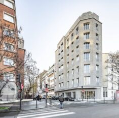 Apartment Building in Paris / CoBe