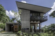 Canvas Hill Residence / Choo Gim Wah Architect