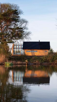 Caspar Schols creates reconfigurable Cabin Anna in Dutch park