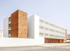 Concrete Phrontistery / Tarik Zoubdi Architecte + Moubir Benchekroun Architect