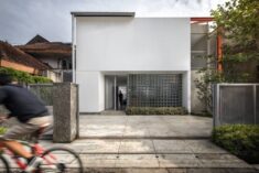 Doctor House / Tan Lik Lam Architects