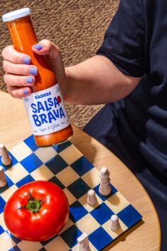 Fabrizio Morra’s Vibrant Packaging Design for Barnas Organic Salsa Brava