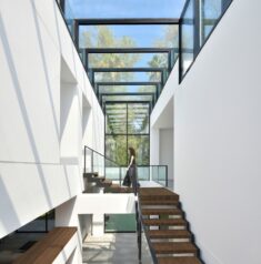 Ferdows Villa / KRDS (Kourosh Rafiey Design Studio)