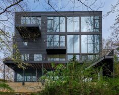 Franzen House / Robert Gurney Architect