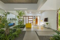 House That Rains Light / LIJO RENY architects