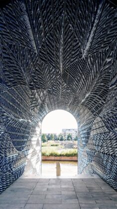 New Delft Blue archways wrapped in 3,000 unique 3D-printed ceramics tiles