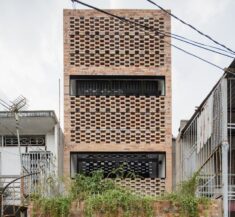 P House / T H I A Architecture