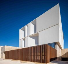 Reborn House / Alhumaidhi Architects