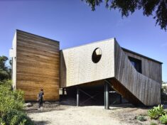Sandy Point house / Kennedy Nolan Architects