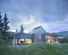 Shadow Mountain House / Rowland+Broughton Architecture