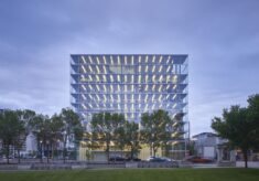 The Edge Office Building / Dub Architects