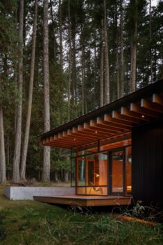 Bohlin Cywinski Jackson designs nature-infused Henry Island Guesthouse in Washington