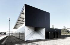 Stadium and Locker Room for Thouars City / Thibaudeau Architecte + Tocrault & Dupuy Architectes