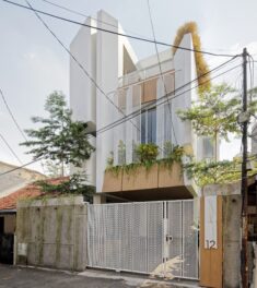 Ster House  / DELUTION
