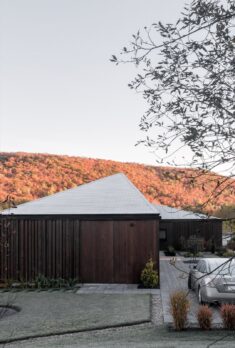 This Home in Rural Quebec Is Inspired by Nature and Frank Lloyd Wright