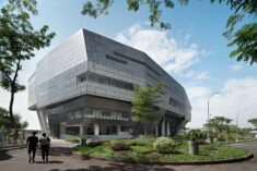 WM Plenary Hall / Bgnr Architects